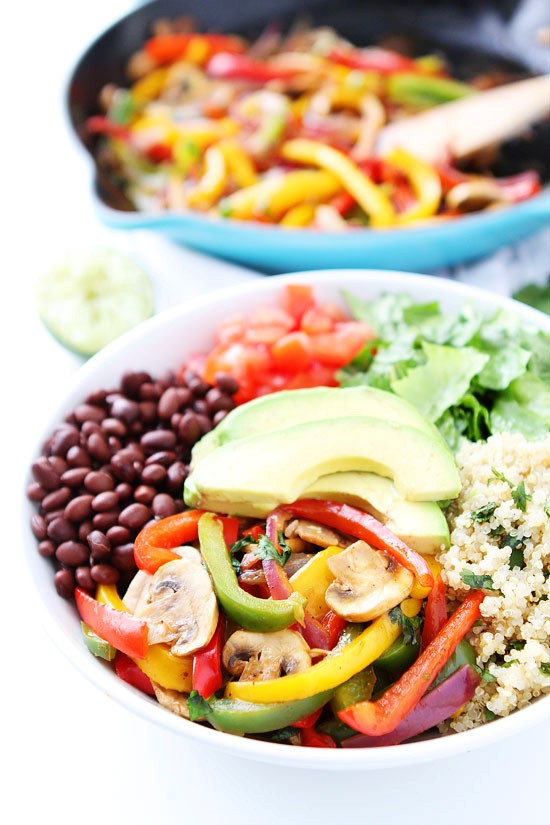 Fajita quinoa bowls