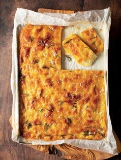 Fake-accia with potatoes and chickpea flour (Finta focaccia con patate e farina di ceci)
