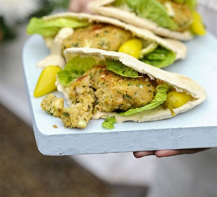 Falafel & halloumi burgers
