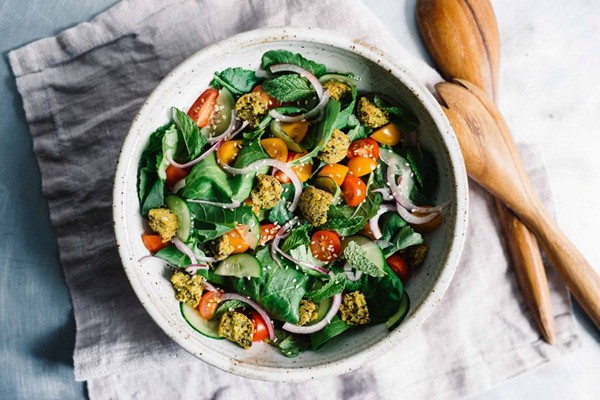 Falafel salad