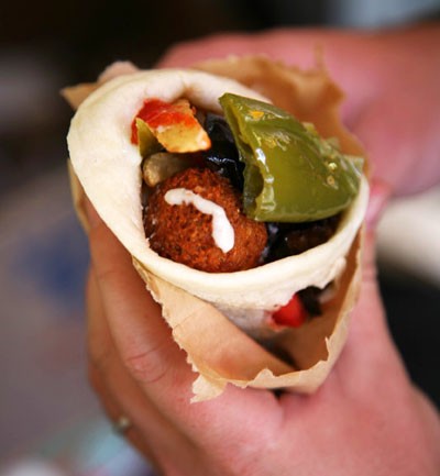Falafel with tahini (Falafel em tahina)
