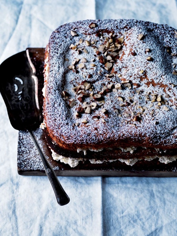 Fall apple and hazelnut layer cake 