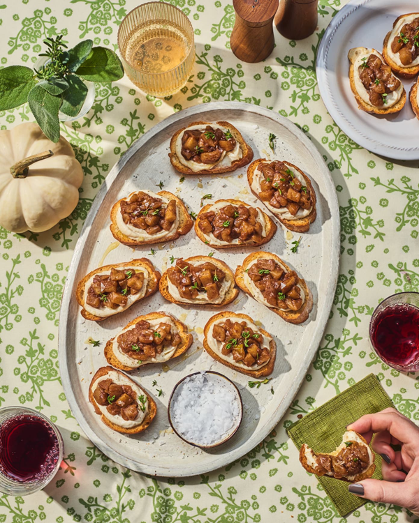 Fall apple crostini