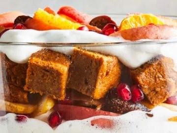 Fall fruit trifle with pumpkin gingerbread [roasted fall fruit; vanilla yogurt cream]