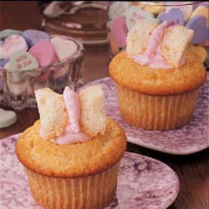 Fancy cream cupcakes