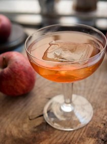Far from the tree (apple-pear cocktail)