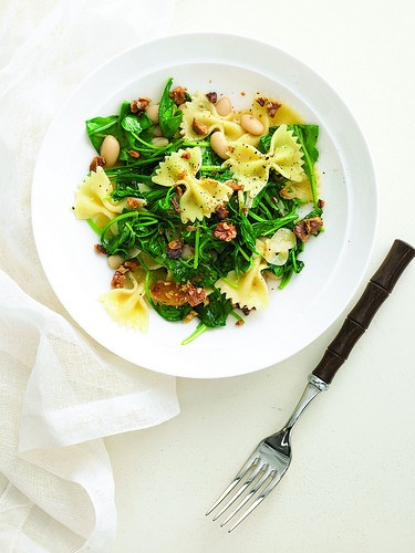 Farfalle with arugula and white beans