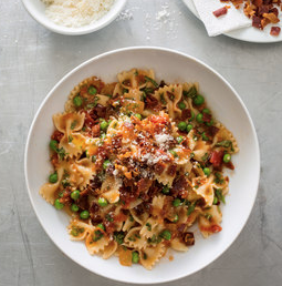 Farfalle with crispy prosciutto and peas