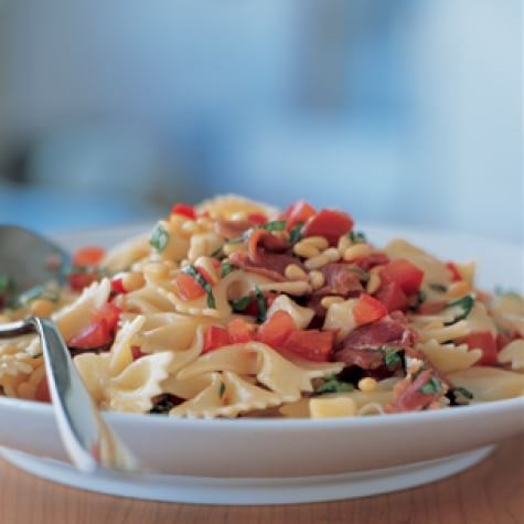Farfalle with salsa cruda