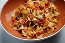 Farfalle with squash and red peppers