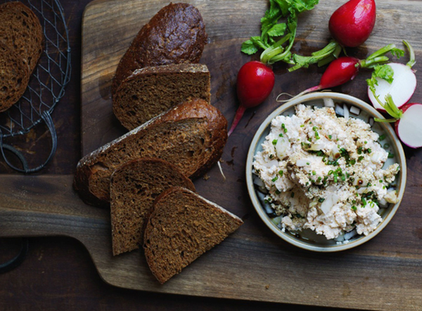 Farmers' cheese with onion and pumpkin seed oil
