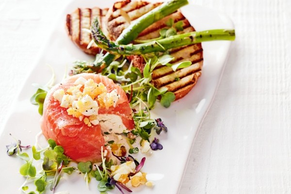 Farmers' market lunch with smoked salmon parcels