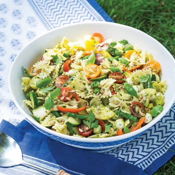 Farmers' market pasta salad