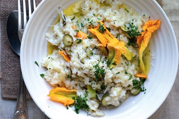 Farmers' market risotto with zucchini and their flowers