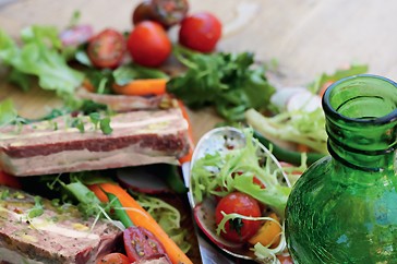 Farmers' market salad