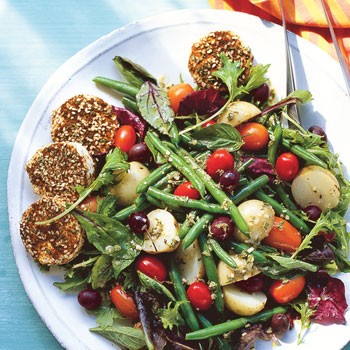 Farmers' market salad with spiced goat cheese rounds