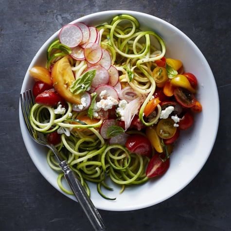 Farmers' market salad with tomato-basil vinaigrette