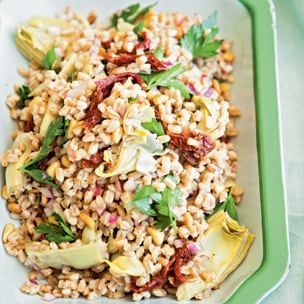 Farro salad with artichoke hearts