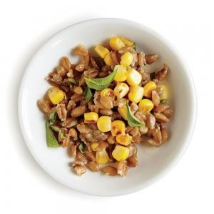 Farro salad with basil and corn