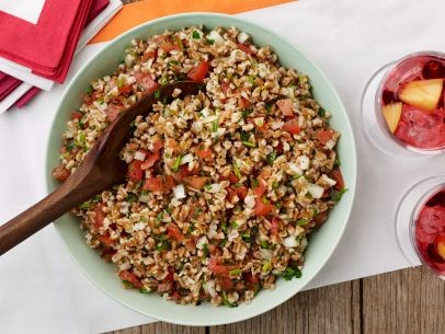 Farro salad with tomatoes and herbs