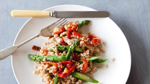 Farro with chicken and asparagus