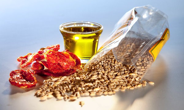 Farrotto with sun-dried tomatoes and saffron