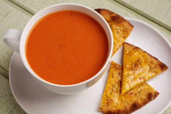 Fast blender tomato soup