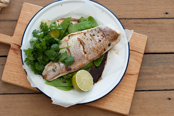 Fast roast fish & snow peas