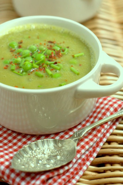 Fat free lettuce & pea soup
