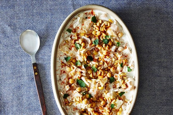Fattet hummus (Mid-Eastern savory chickpea bread pudding)