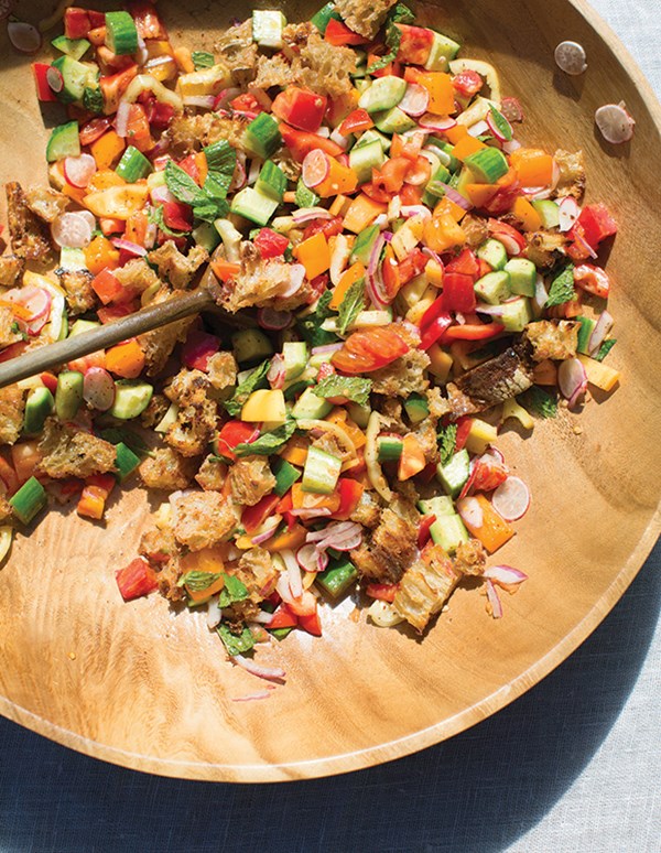 Fattoush with country bread
