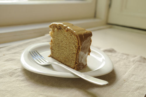 Faulknerian family spice cake, with caramel icing