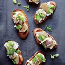 Fava bean and mushroom crostini