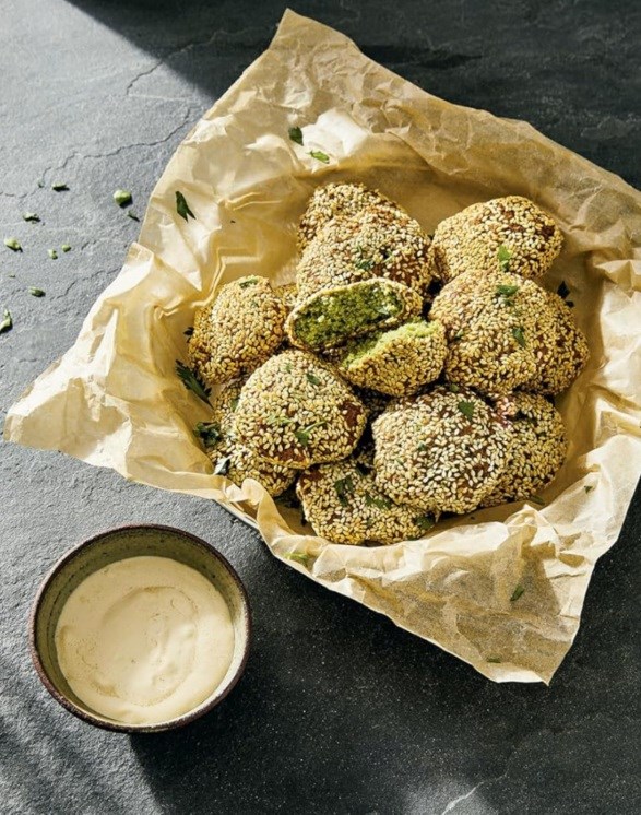 Fava bean fritters (Ta'ameya)
