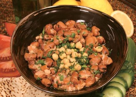 Fava beans with garlic and lemon (Foul moudammus)