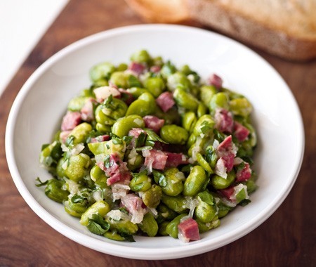 Fava beans with Iberico ham