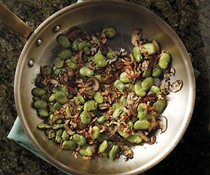 Fava beans with mushrooms and crispy pancetta