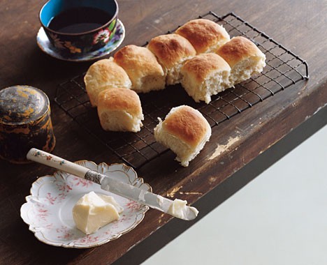 Featherlight yeast rolls