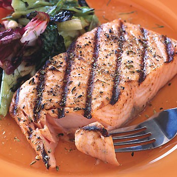 Fennel- and coriander-spiced salmon fillets