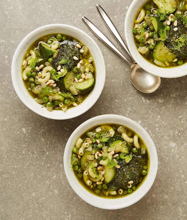 Fennel and courgette pistou soup