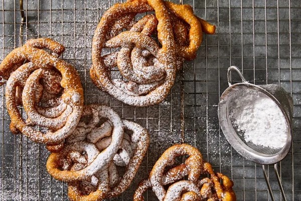 Fennel and saffron funnel cake
