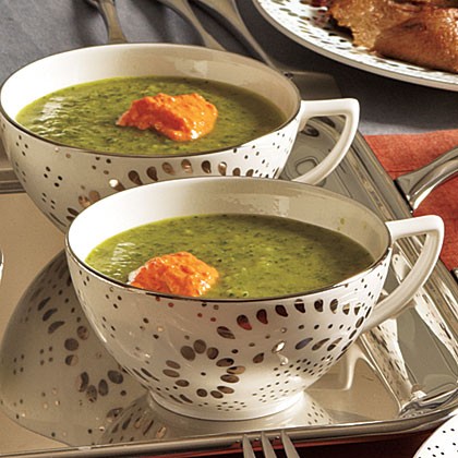 Fennel and spinach soup with roasted pepper yogurt
