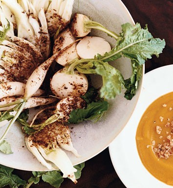 Fennel and turnip crudités with fennel salt