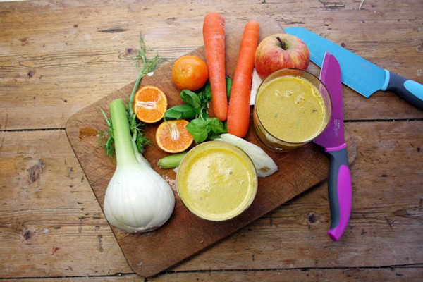 Fennel bulb and tangerine juice with apple, carrot and basil 
