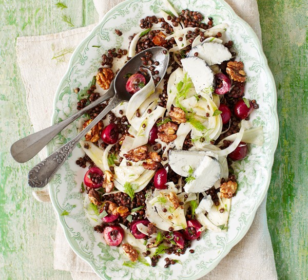 Fennel, cherry & goat's cheese salad with lentils