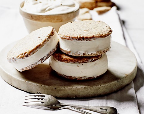Fennel ice-cream sandwiches (Bocadillo de helado con hinojo)