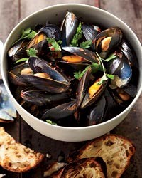 Fennel mussels with piquillo rouille