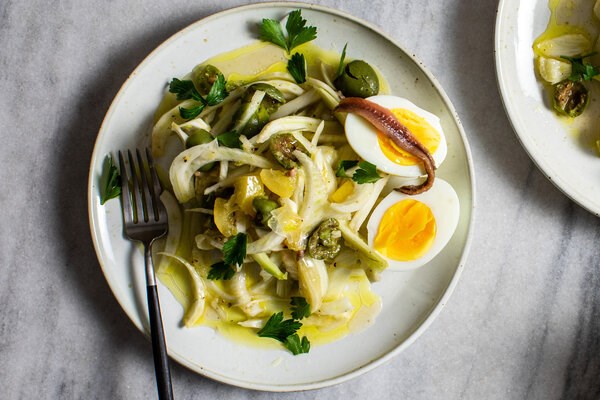 Fennel salad with anchovy and olives