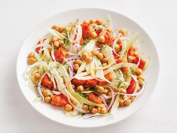 Fennel salad with apricots 