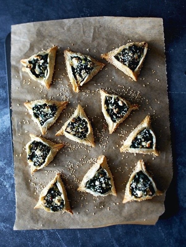 Feta & spinach filo triangles 